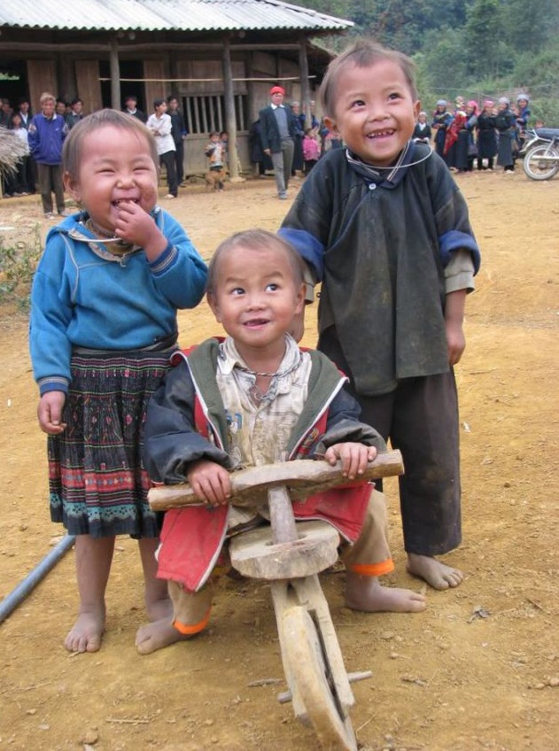 il-sorriso-dei-bambini-etnici