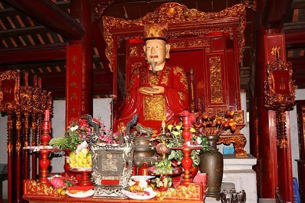 statua del filosofo confucio in vietnam