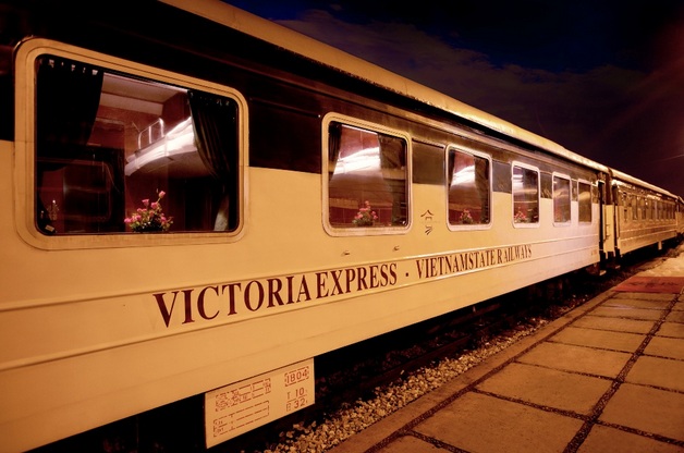 treno-victoria-express