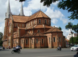 cathedrale-a-saigon