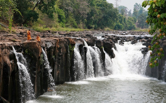 cascata-in-laos