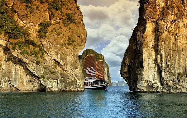 belle-croisiere-en-baie-halong