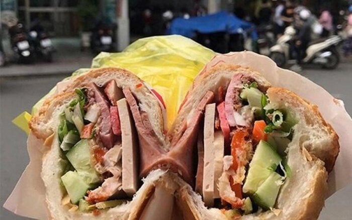 il-banh-mi-street-food