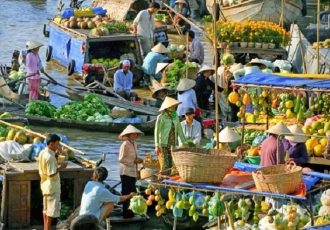 Mercato galleggiante di Phong Dien Can Tho Vietnam