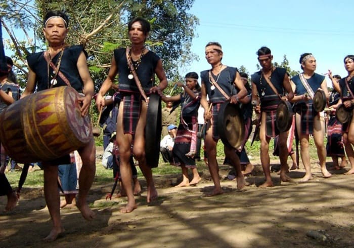 la-danza-del-gong-bao-loc-dalat-vietnam