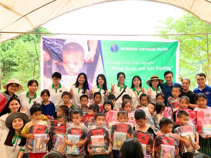 Horizon-Vietnam-offre-doni-significativi-per-sostenere-i-bambini-nel-loro-cammino-verso-la-scuola