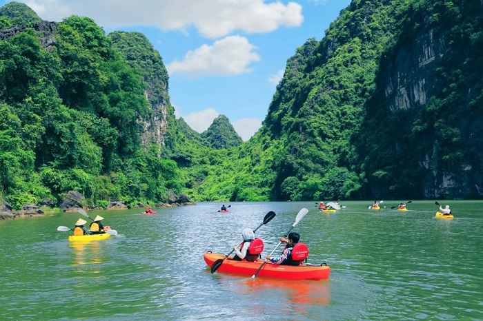 kayak-baia-di-bai-tu-long-vietnam