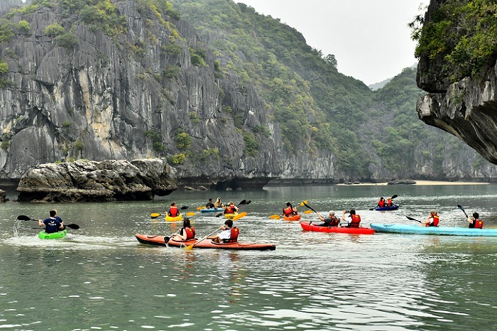 kayak-baia-di-lan-ha-vietnam