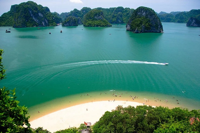 spiaggia-ha-long-vietnam