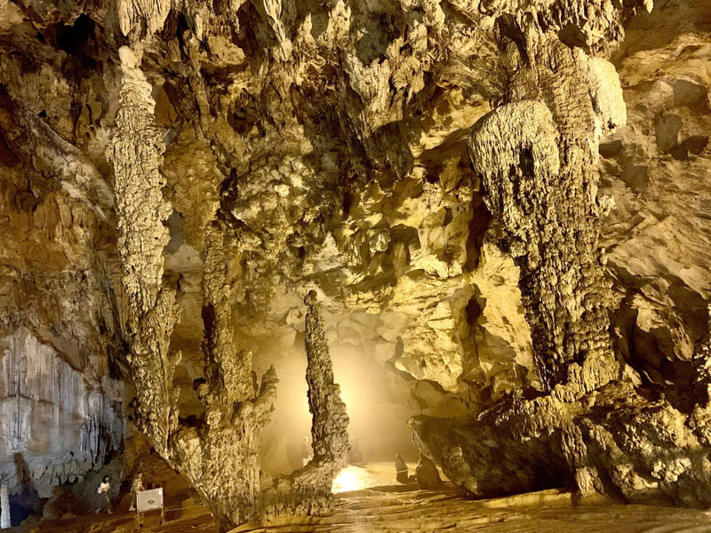 grotta-di-nguom-ngao